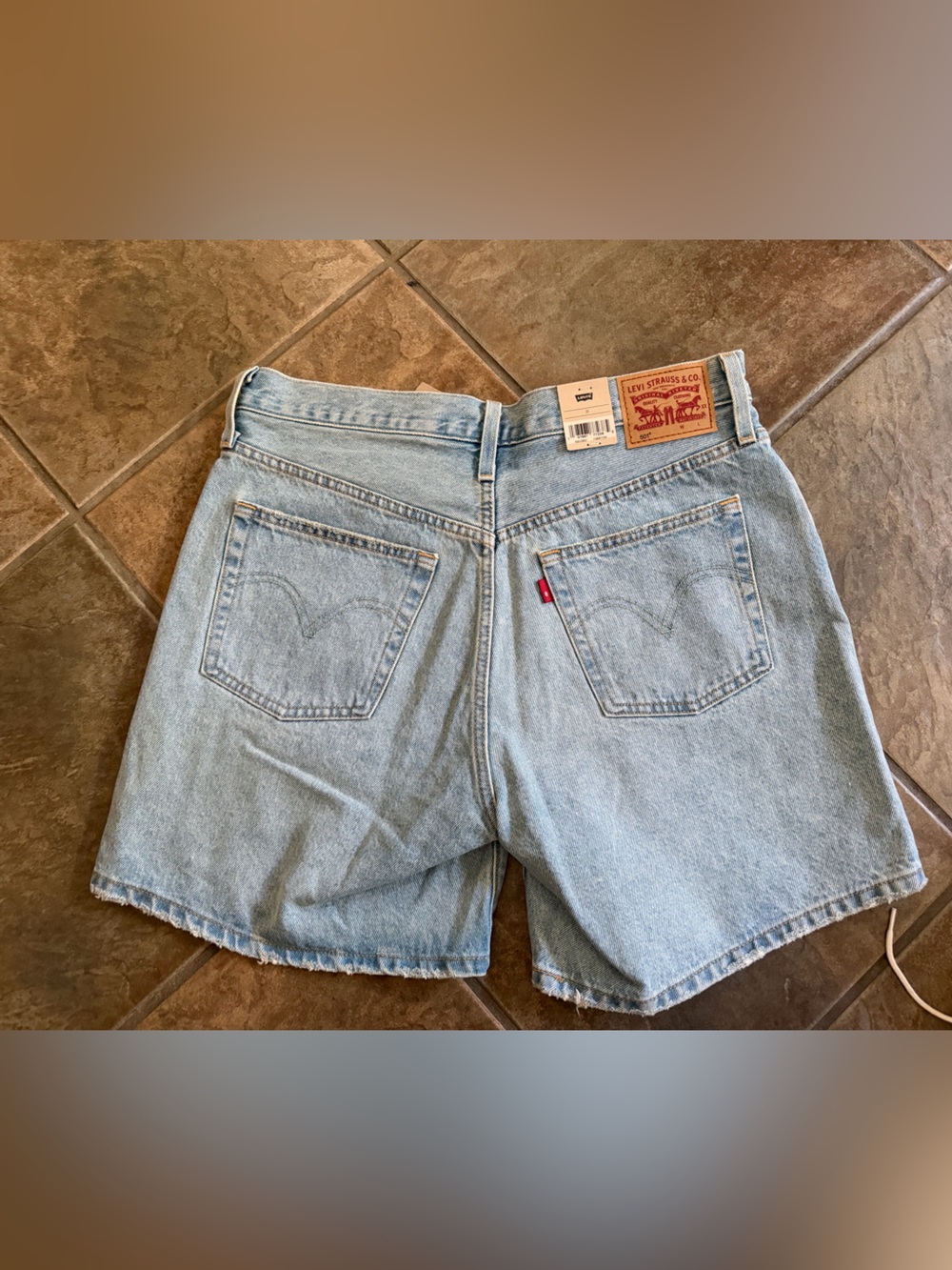 Levi's Light Blue Women’s 501 Denim Ankle-Cropped Shorts - Picture 2 of 3
